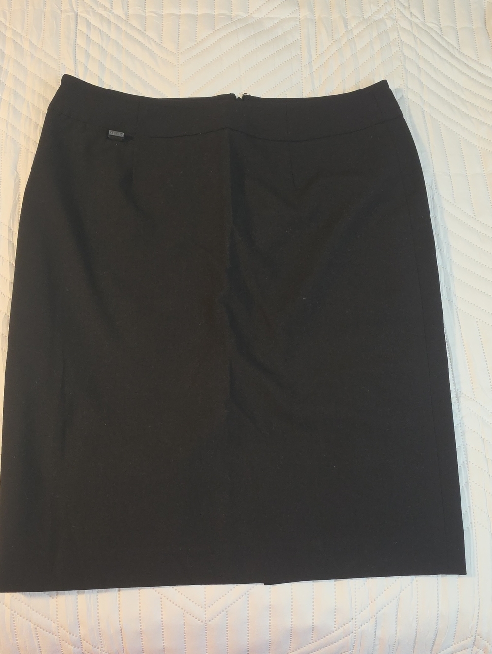 Classic Black Pencil Skirt - Women | Calvin Klein | Size 8